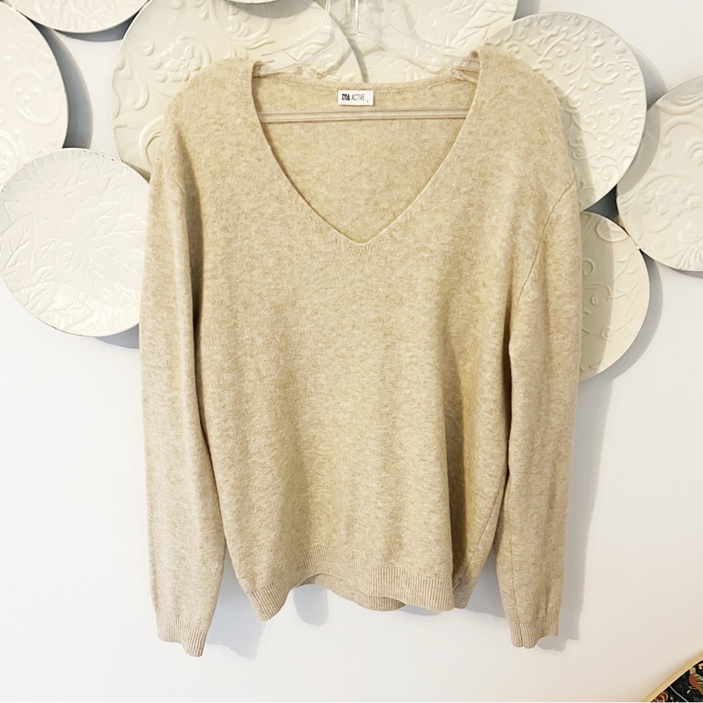 Large Zyia Active Sweater - Picture 2 of 4